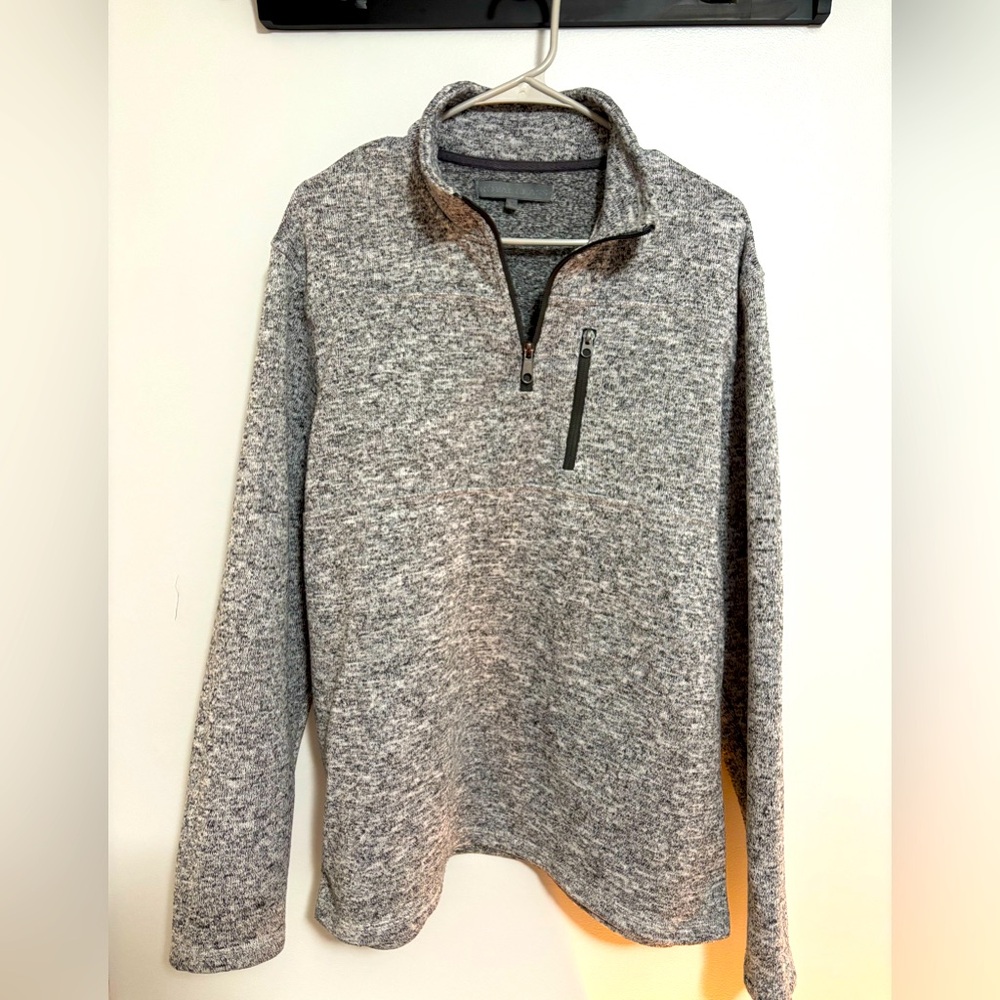 Men’s 1/4 zip pull over size XL, Royal Class. Pre owned, Great condition.